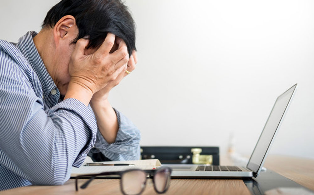 چگونه تاثیر تعدیل نیرو را بر سایر کارکنان کم کنیم؟