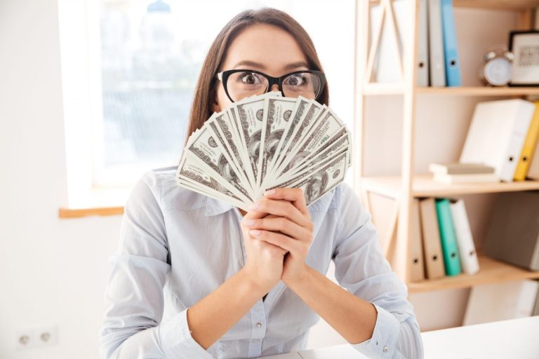 آیا برای افزایش حقوق باید پیشنهاد شغلی دیگری دریافت کنید؟
